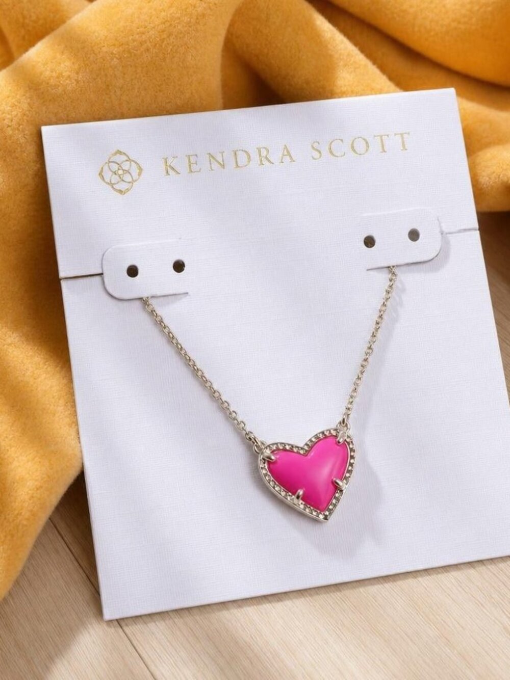 Kendra Scott Ari Heart Gold Neon Pink Pendant Necklace